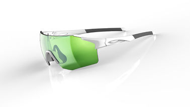 Os óculos de sol UV do esporte da proteção polarizaram a fadiga dos olhos das diminuições das lentes fornecedor